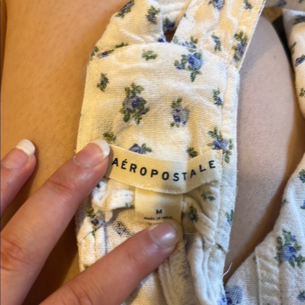 Aeropostale White and Blue Floral Romper - Picture 2 of 6